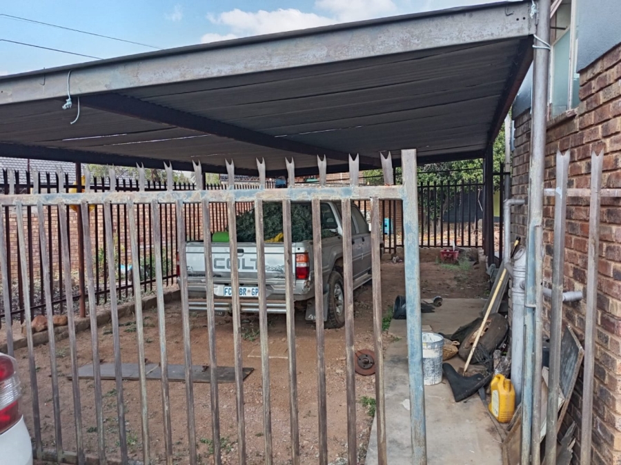 3 Bedroom Property for Sale in Soshanguve DD Gauteng