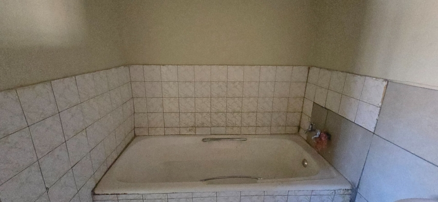 2 Bedroom Property for Sale in Pretoria West Gauteng