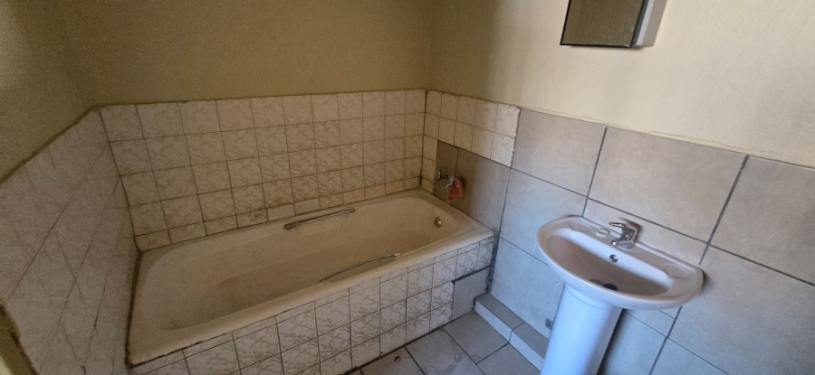 2 Bedroom Property for Sale in Pretoria West Gauteng