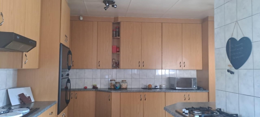 3 Bedroom Property for Sale in Flora Gardens Gauteng