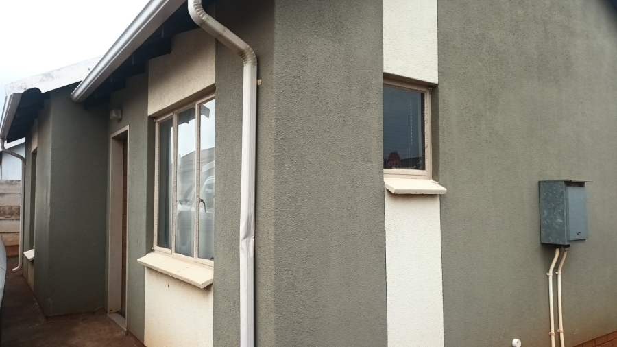 2 Bedroom Property for Sale in Sky City Gauteng