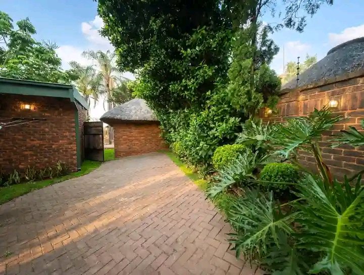 5 Bedroom Property for Sale in Moreleta Park Gauteng