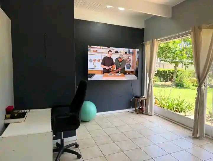 5 Bedroom Property for Sale in Moreleta Park Gauteng