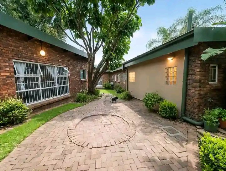 5 Bedroom Property for Sale in Moreleta Park Gauteng