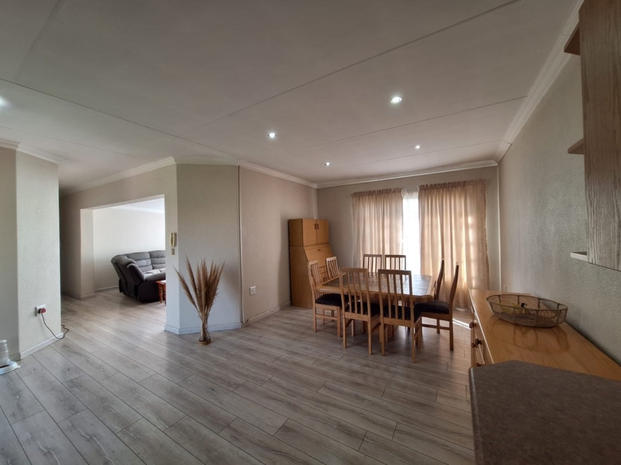 2 Bedroom Property for Sale in Three Rivers East Gauteng