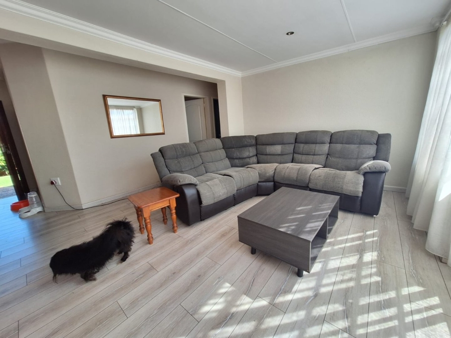 2 Bedroom Property for Sale in Three Rivers East Gauteng