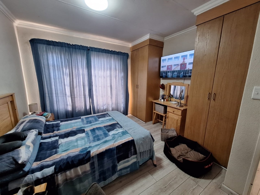 2 Bedroom Property for Sale in Three Rivers East Gauteng