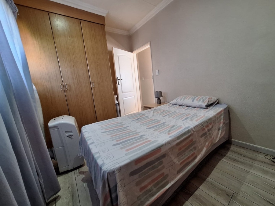 2 Bedroom Property for Sale in Three Rivers East Gauteng