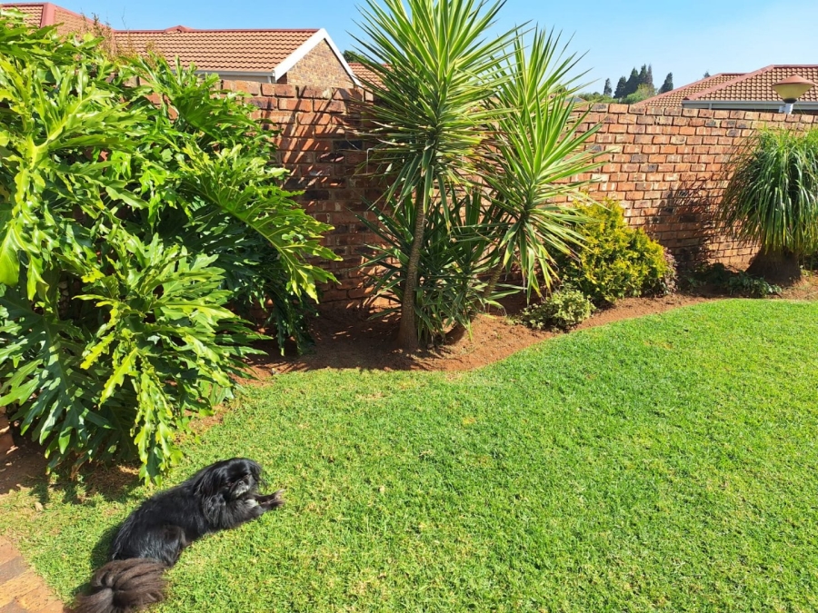 2 Bedroom Property for Sale in Three Rivers East Gauteng