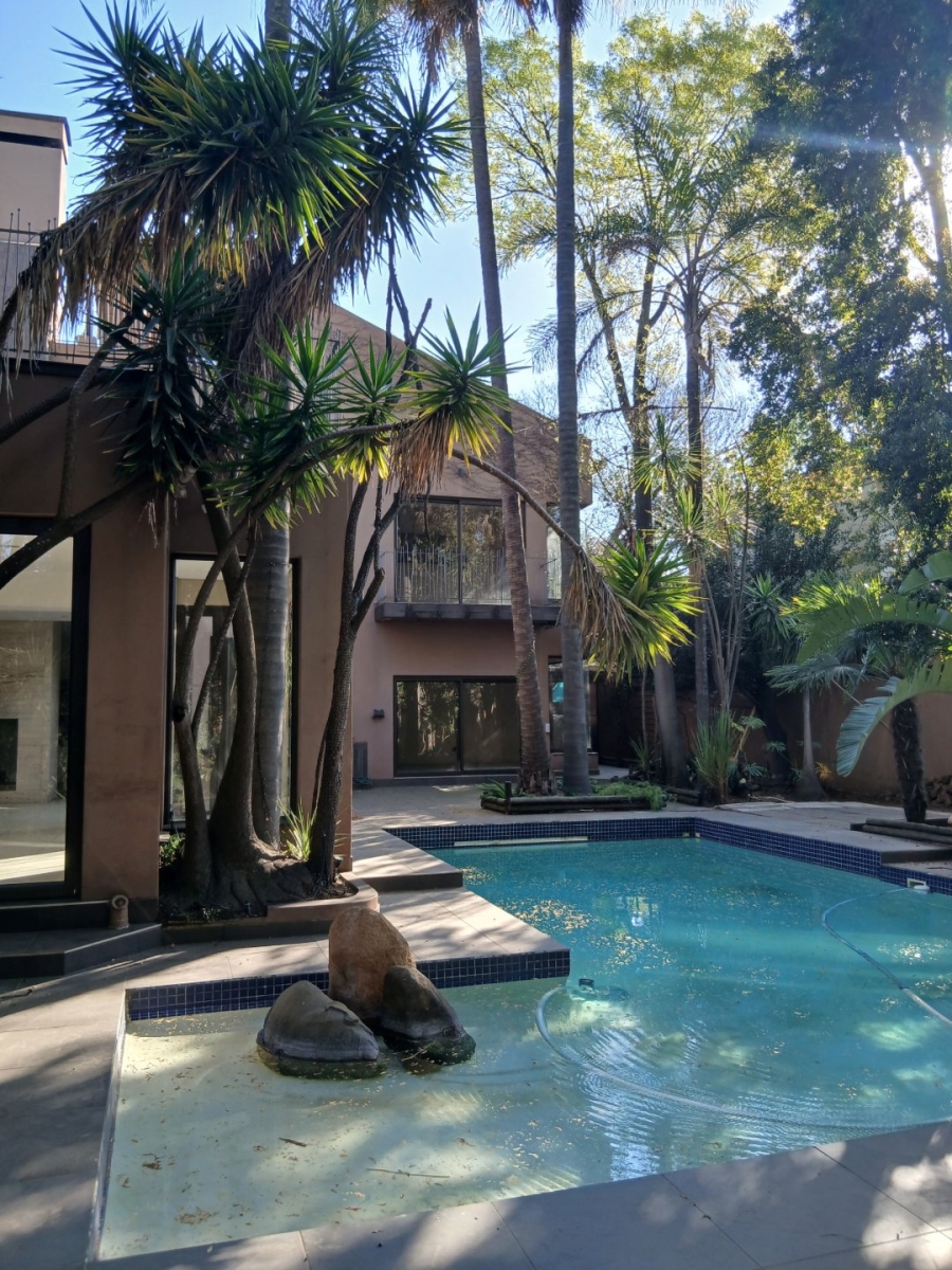 6 Bedroom Property for Sale in Atholl Gauteng