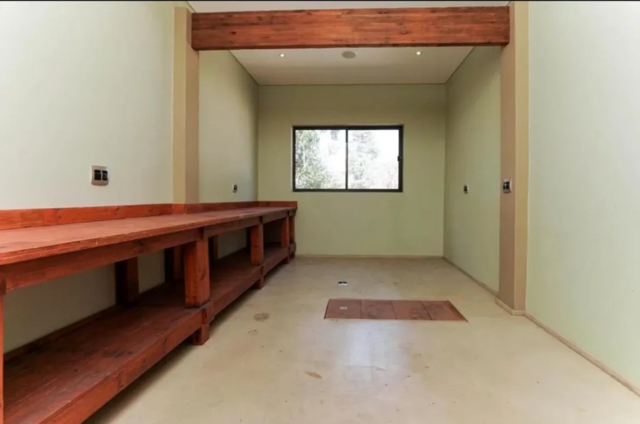 6 Bedroom Property for Sale in Atholl Gauteng