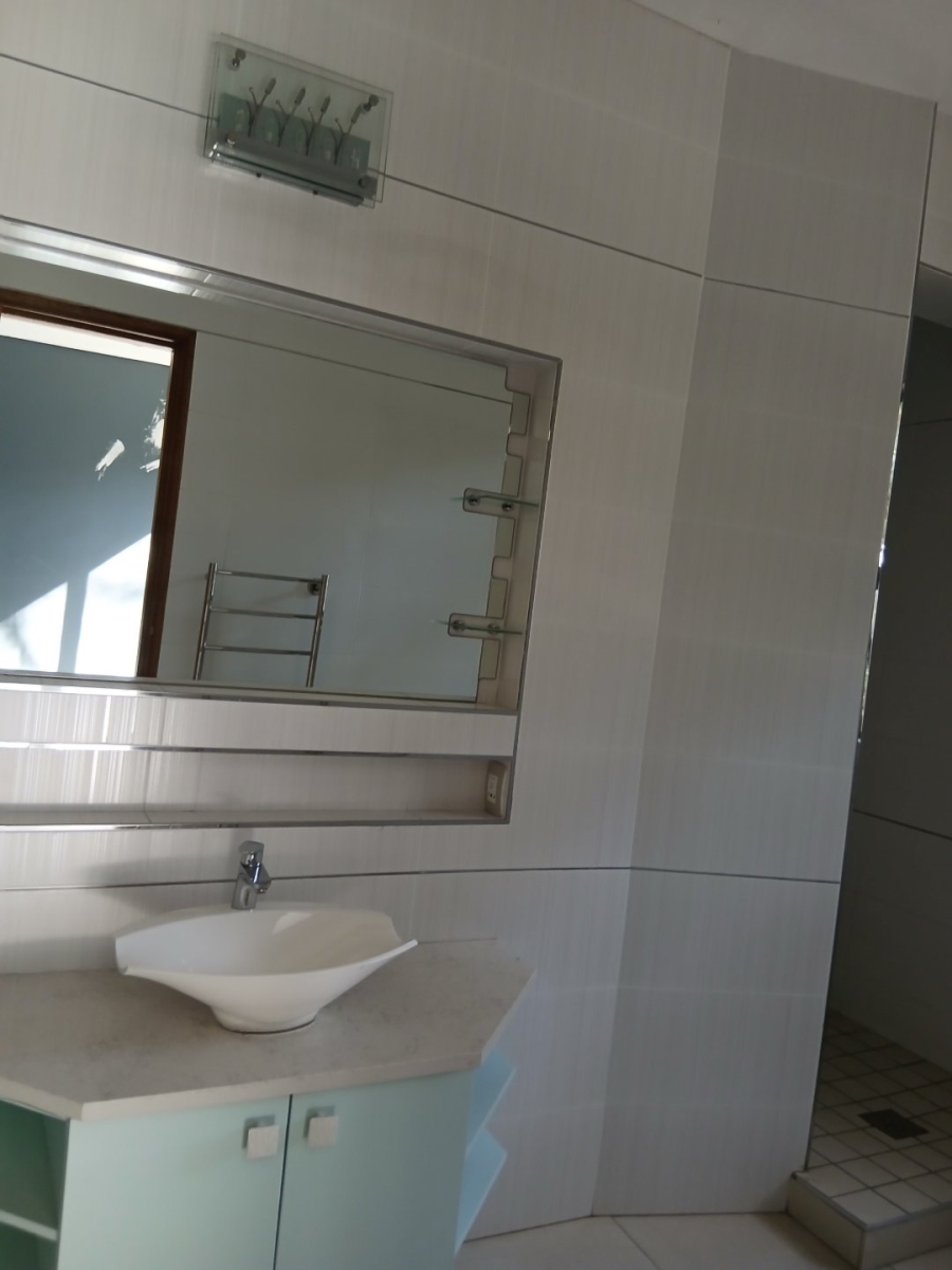 6 Bedroom Property for Sale in Atholl Gauteng
