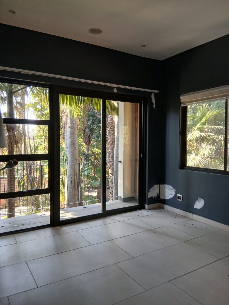 6 Bedroom Property for Sale in Atholl Gauteng