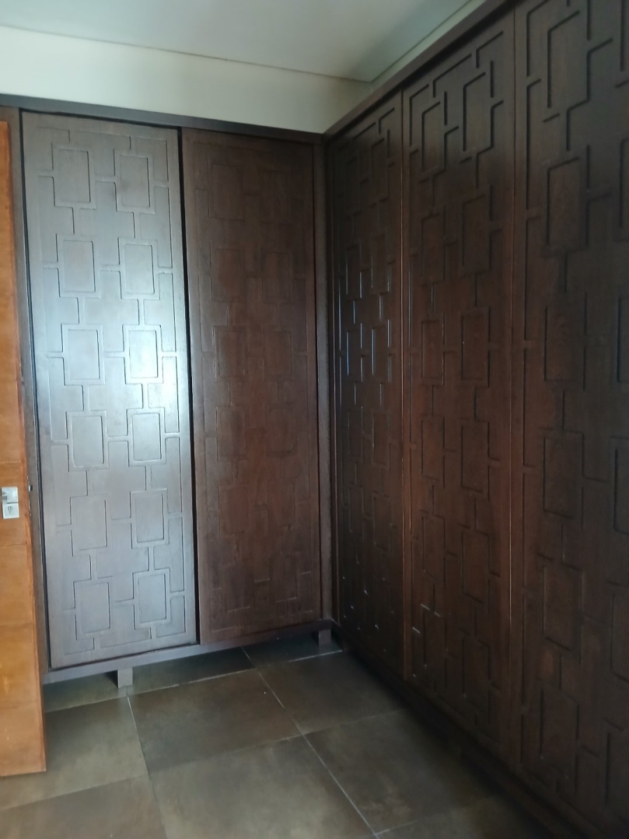 6 Bedroom Property for Sale in Atholl Gauteng