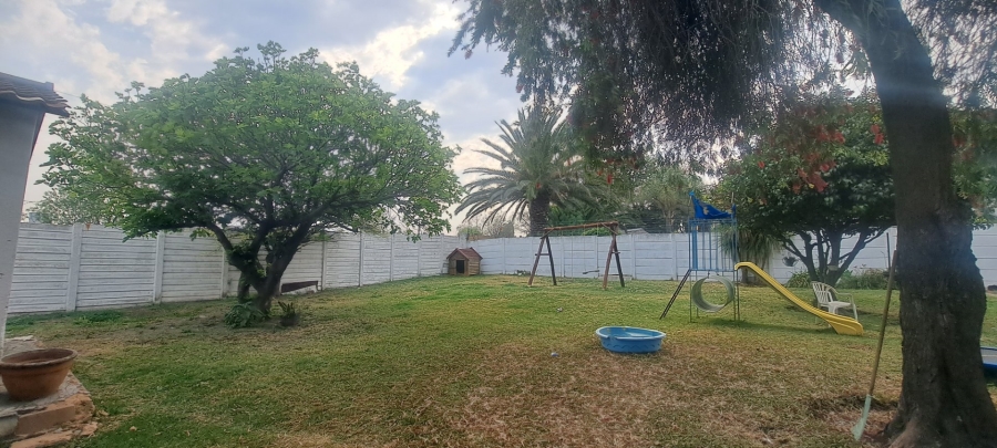 To Let 4 Bedroom Property for Rent in Croydon Gauteng