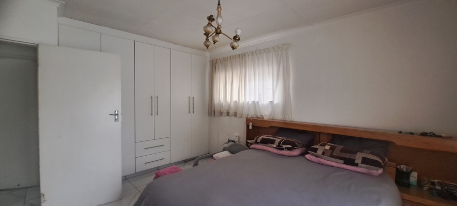 To Let 4 Bedroom Property for Rent in Croydon Gauteng