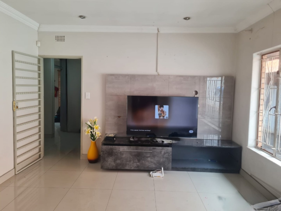  Bedroom Property for Sale in Lenasia Ext 2 Gauteng
