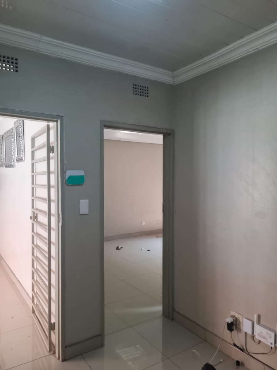  Bedroom Property for Sale in Lenasia Ext 2 Gauteng