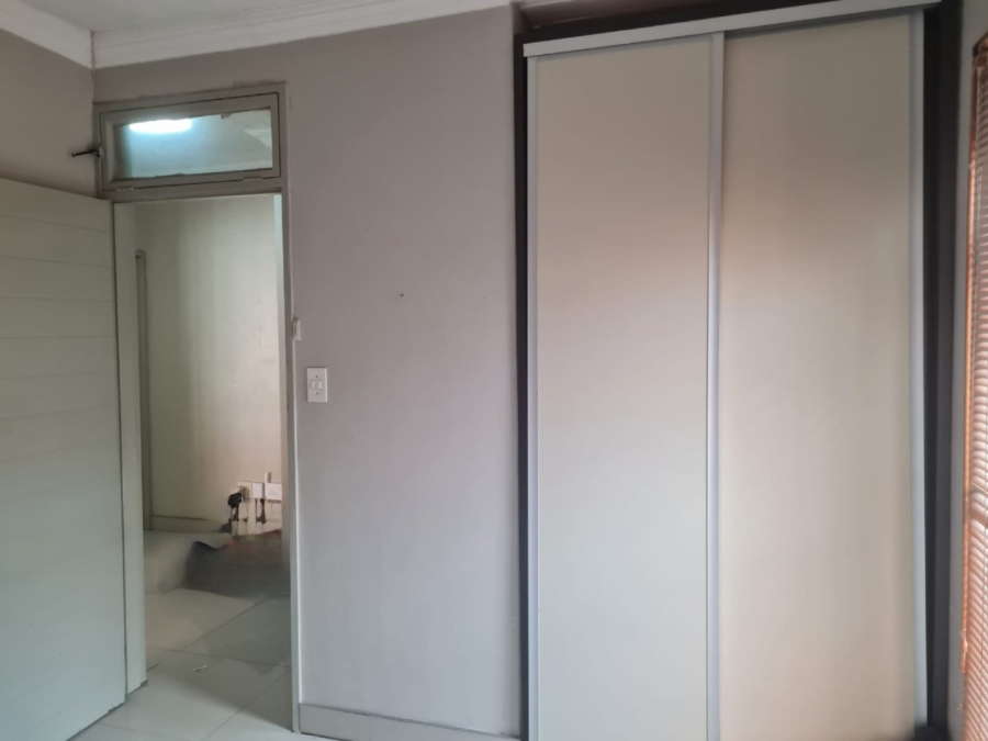  Bedroom Property for Sale in Lenasia Ext 2 Gauteng
