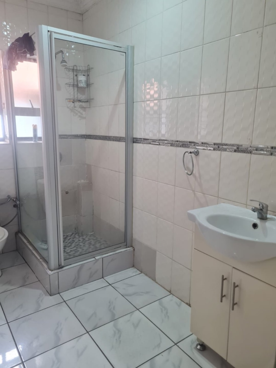  Bedroom Property for Sale in Lenasia Ext 2 Gauteng