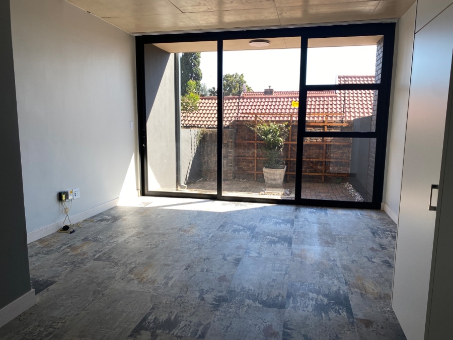 To Let 2 Bedroom Property for Rent in Alphen Park Gauteng