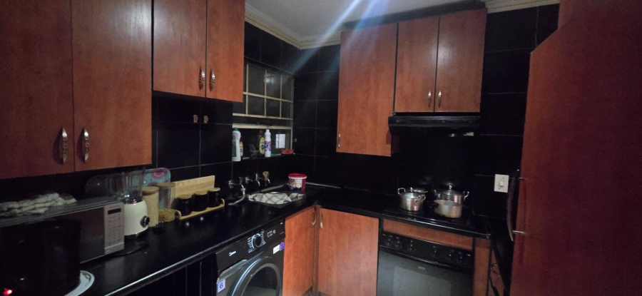 2 Bedroom Property for Sale in Die Hoewes Gauteng