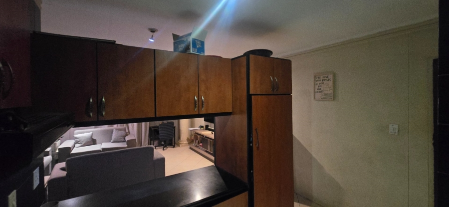 2 Bedroom Property for Sale in Die Hoewes Gauteng