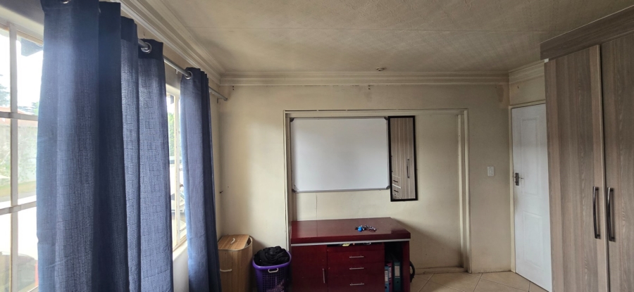 2 Bedroom Property for Sale in Die Hoewes Gauteng