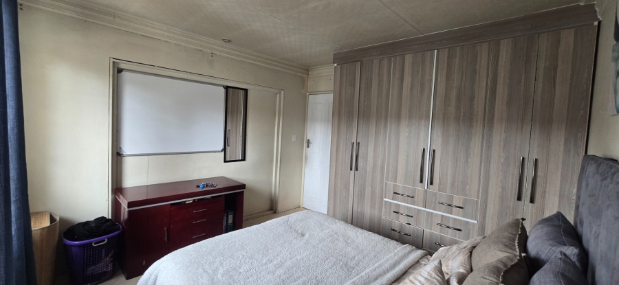 2 Bedroom Property for Sale in Die Hoewes Gauteng