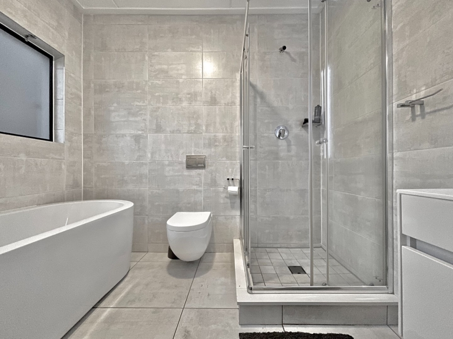 3 Bedroom Property for Sale in The Polofields Gauteng
