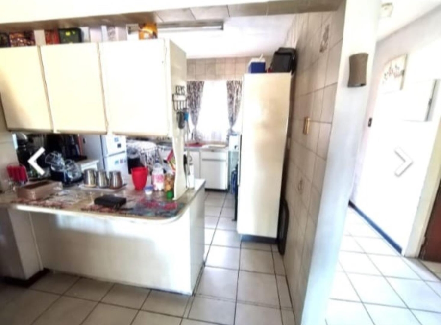 2 Bedroom Property for Sale in Dunnottar Gauteng