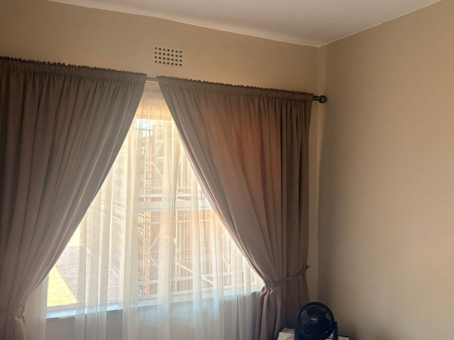 2 Bedroom Property for Sale in Dayanglen Gauteng