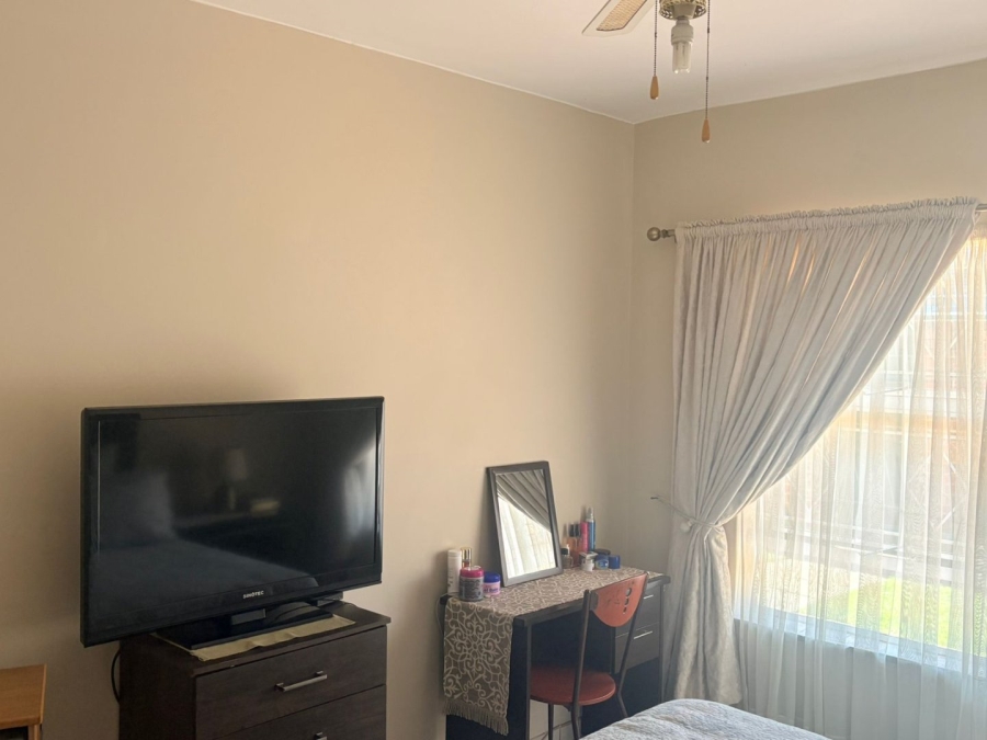 2 Bedroom Property for Sale in Dayanglen Gauteng