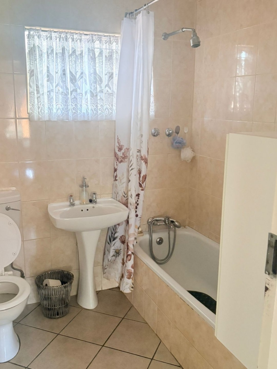 2 Bedroom Property for Sale in Dayanglen Gauteng
