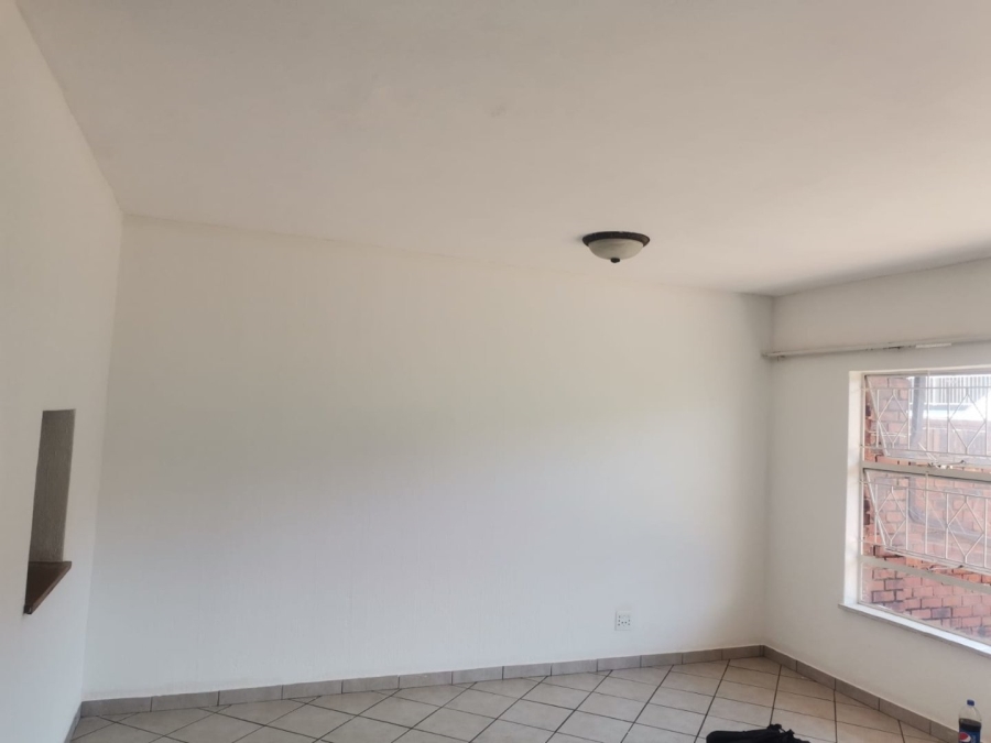 2 Bedroom Property for Sale in Dayanglen Gauteng