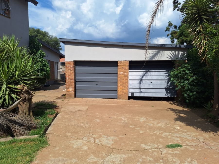 4 Bedroom Property for Sale in Selcourt Gauteng