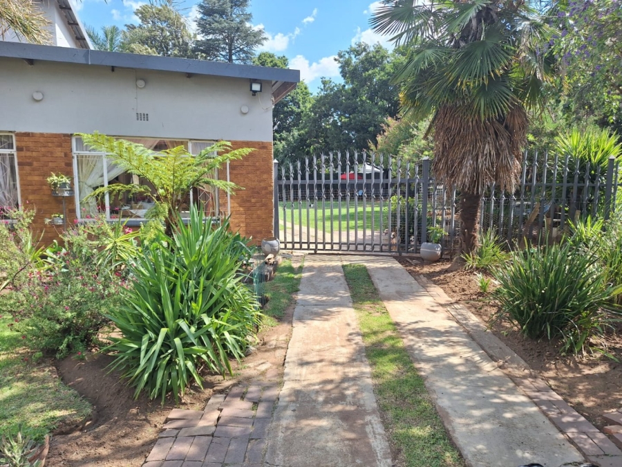 4 Bedroom Property for Sale in Selcourt Gauteng