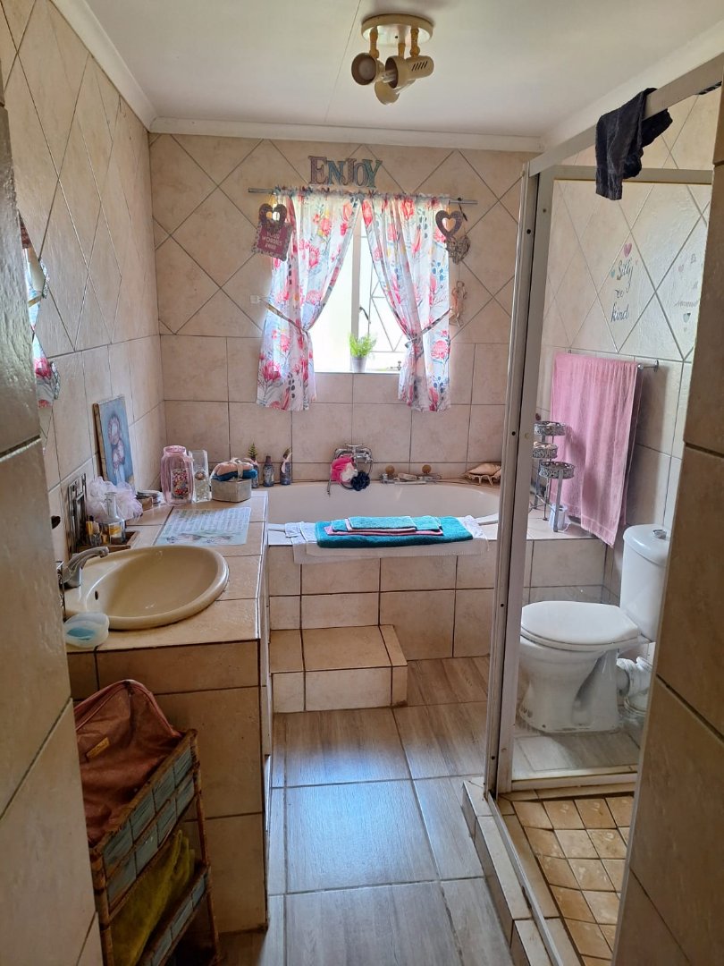 4 Bedroom Property for Sale in Selcourt Gauteng