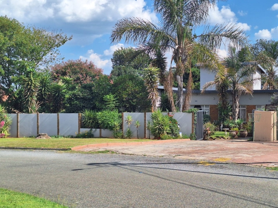 4 Bedroom Property for Sale in Selcourt Gauteng