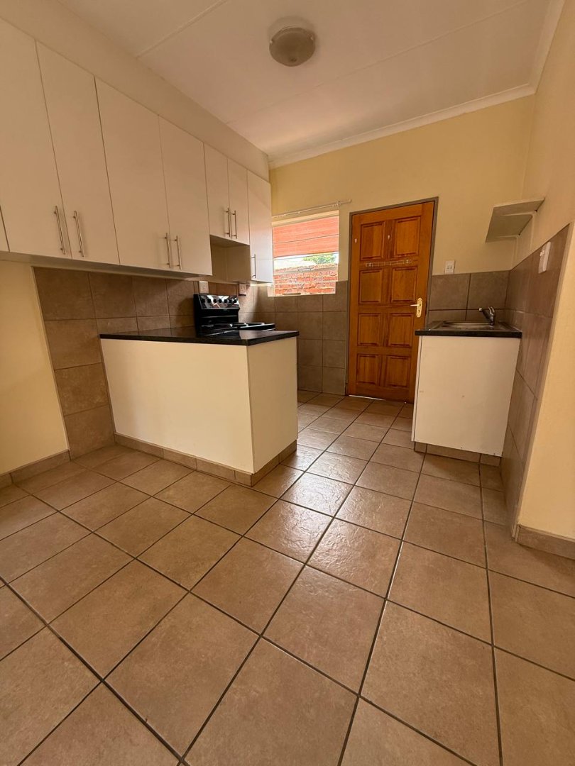 2 Bedroom Property for Sale in Greenhills Gauteng