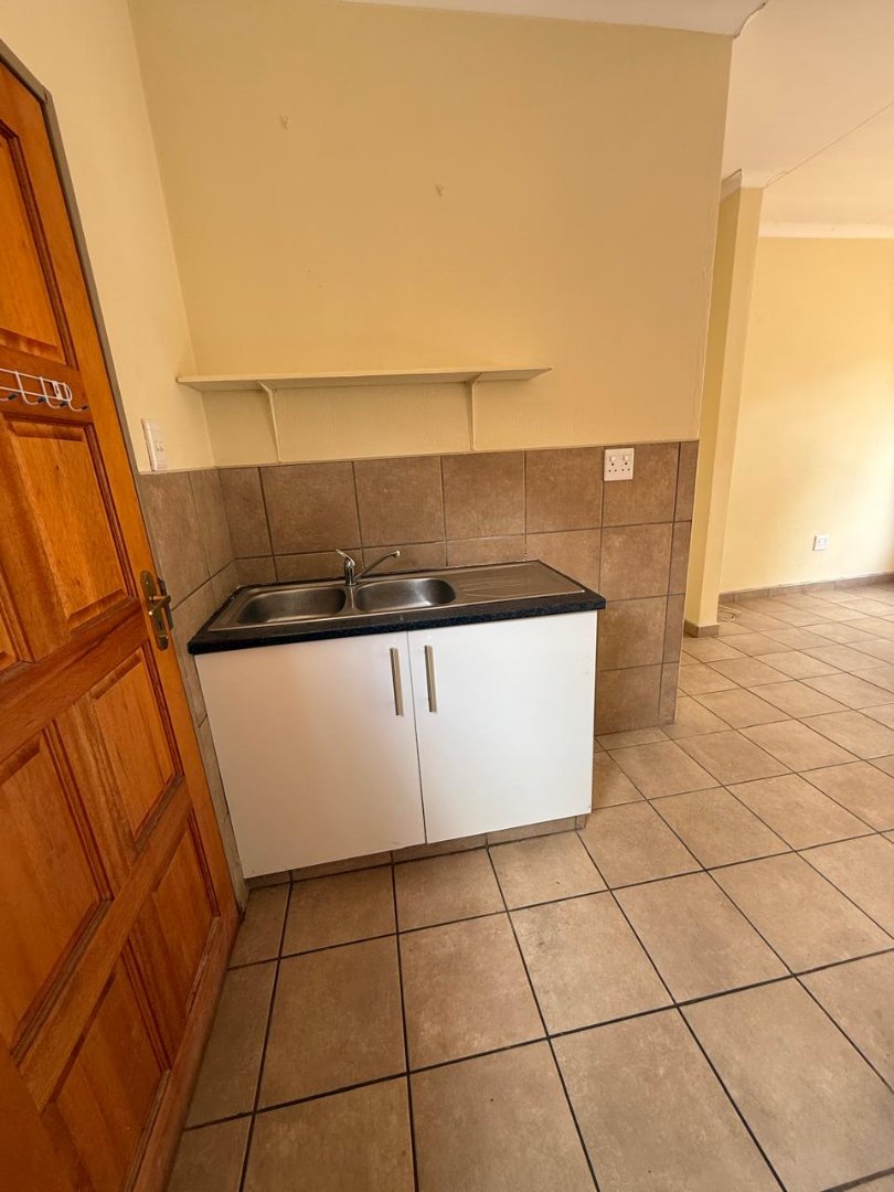 2 Bedroom Property for Sale in Greenhills Gauteng