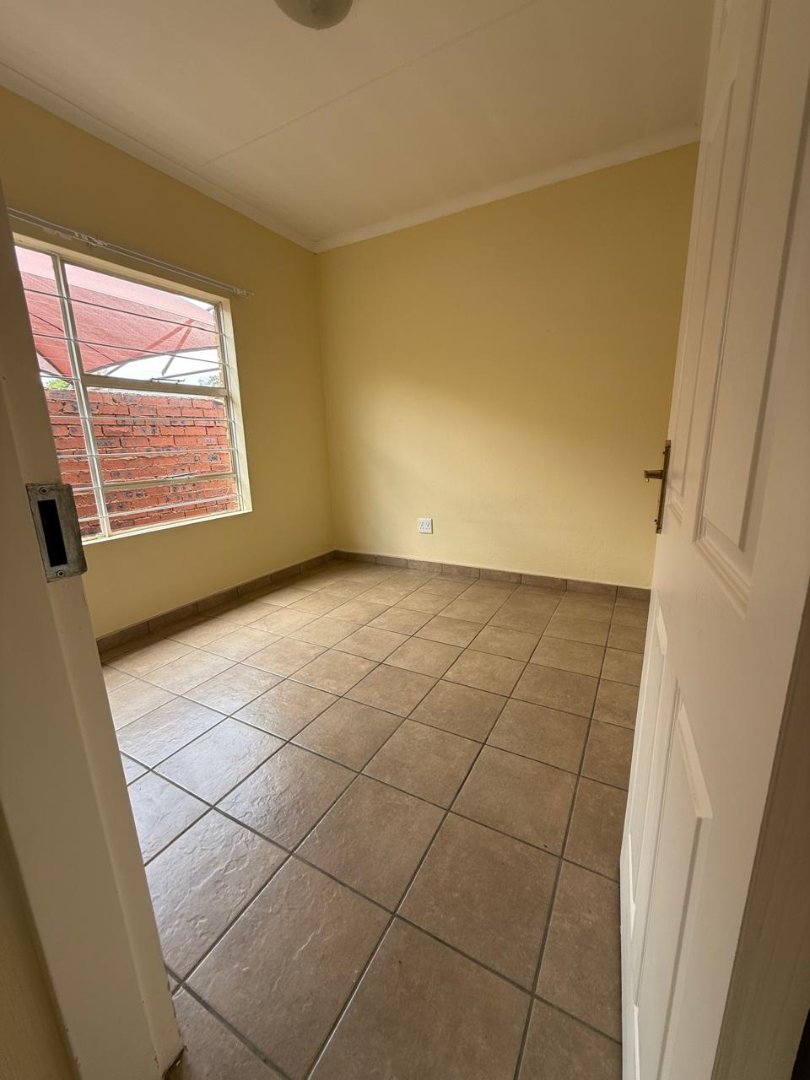 2 Bedroom Property for Sale in Greenhills Gauteng