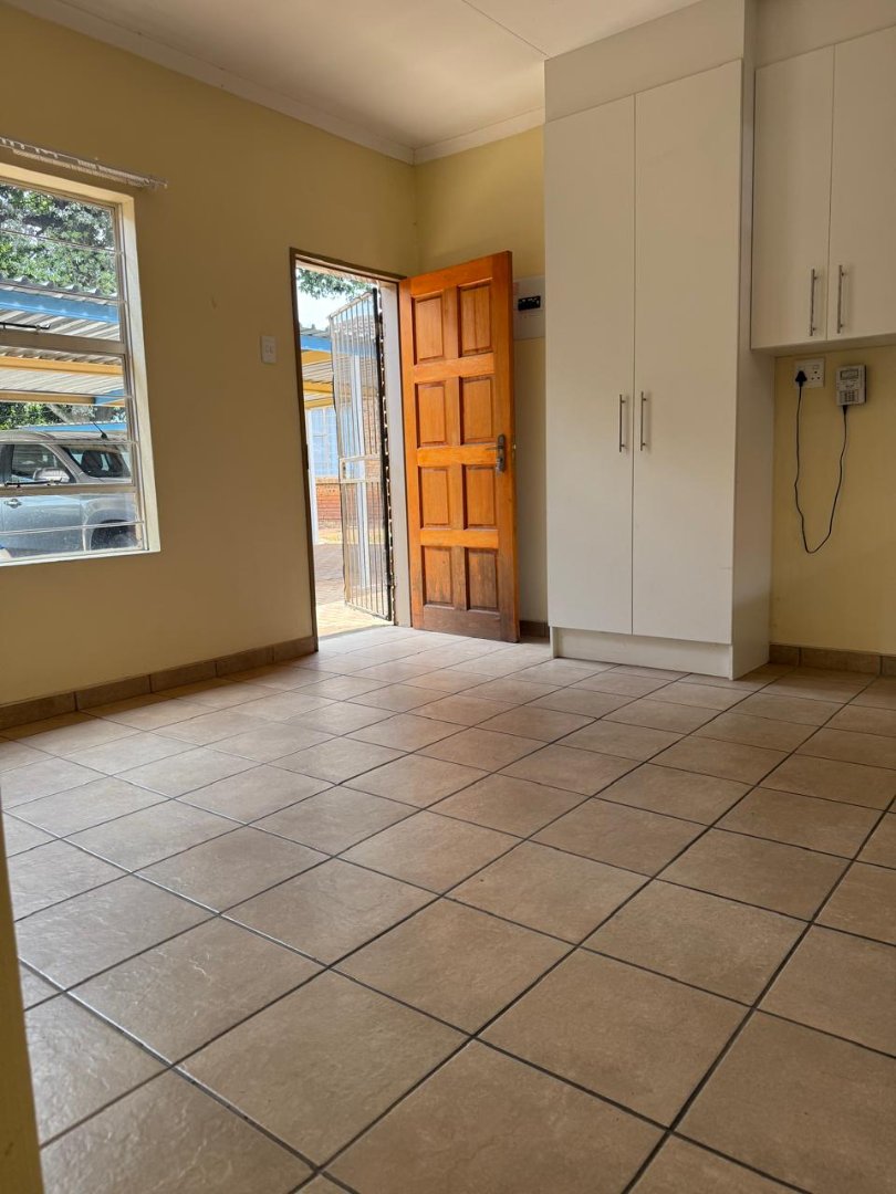 2 Bedroom Property for Sale in Greenhills Gauteng