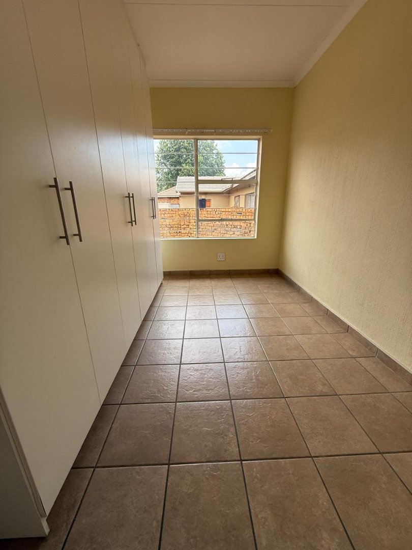2 Bedroom Property for Sale in Greenhills Gauteng
