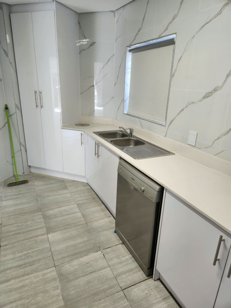To Let 3 Bedroom Property for Rent in Sandown Gauteng