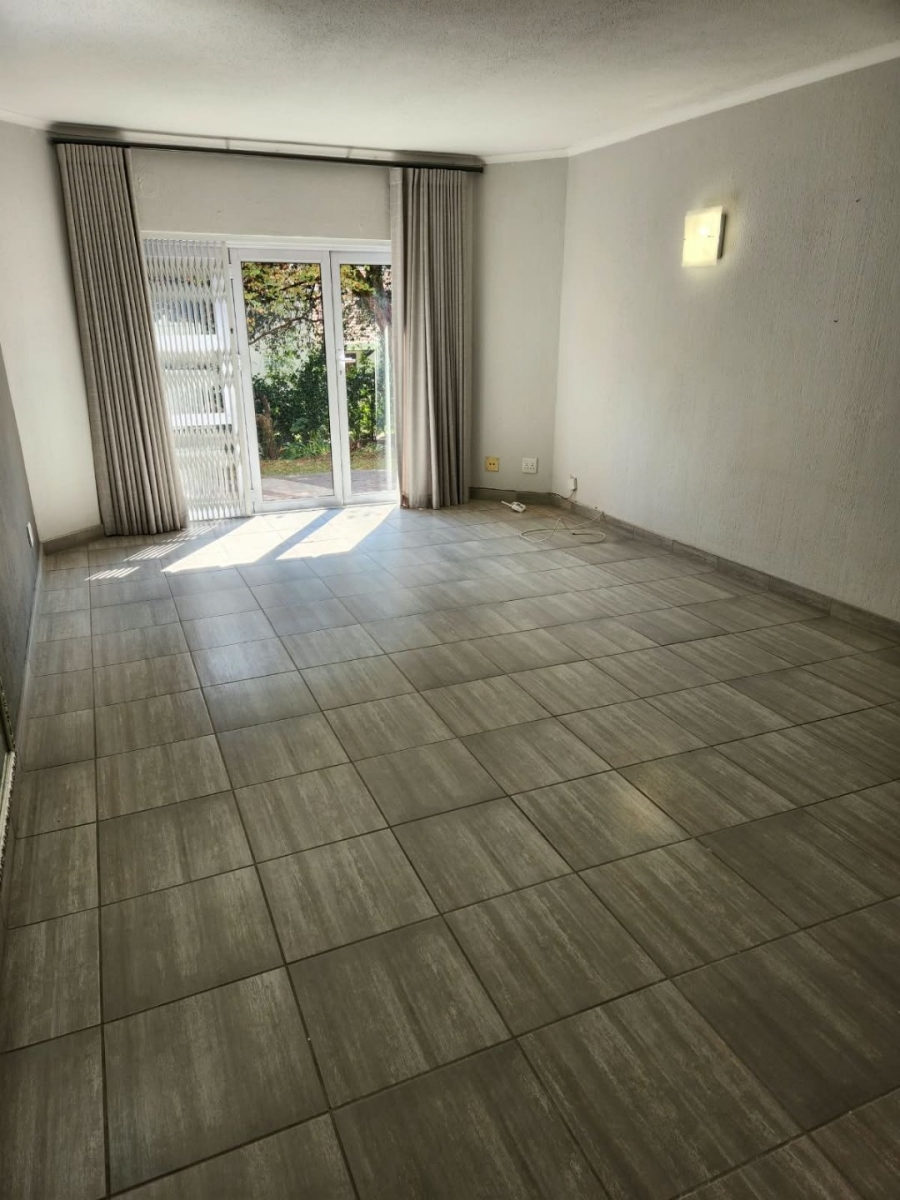 To Let 3 Bedroom Property for Rent in Sandown Gauteng