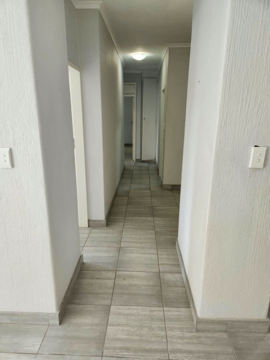 To Let 3 Bedroom Property for Rent in Sandown Gauteng