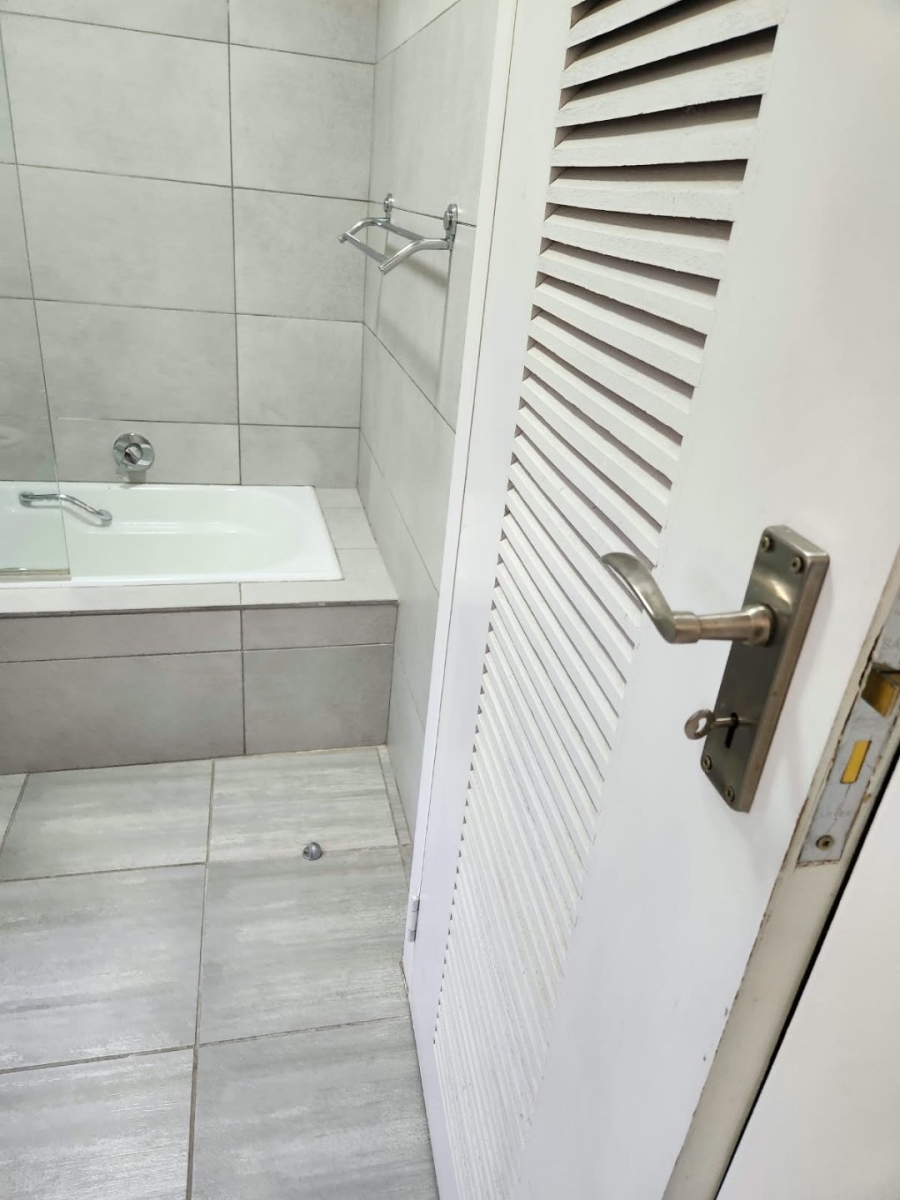 To Let 3 Bedroom Property for Rent in Sandown Gauteng