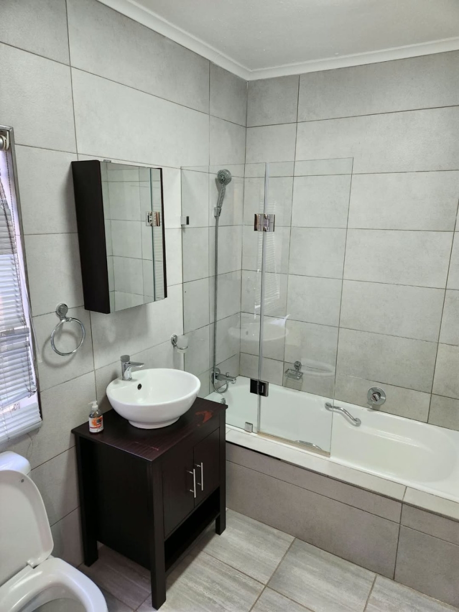 To Let 3 Bedroom Property for Rent in Sandown Gauteng