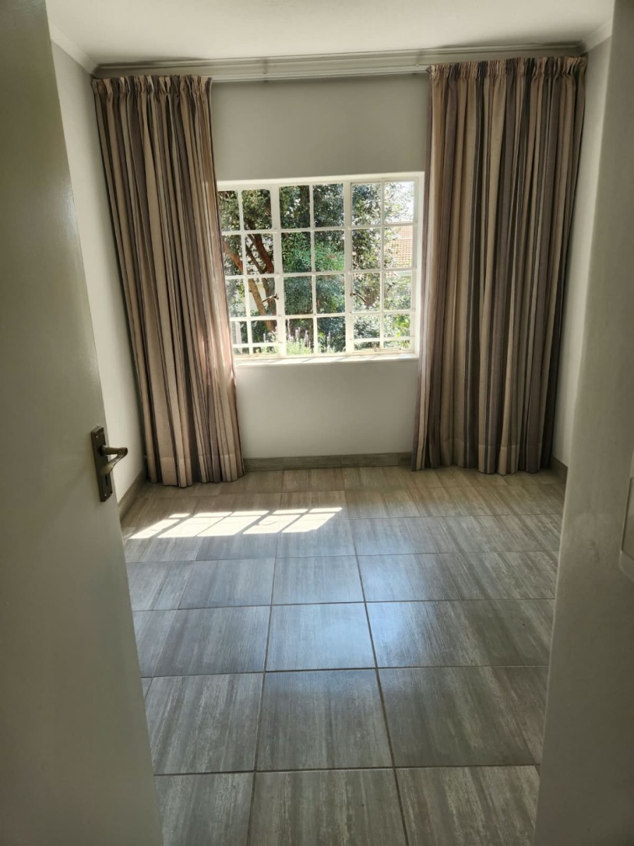 To Let 3 Bedroom Property for Rent in Sandown Gauteng
